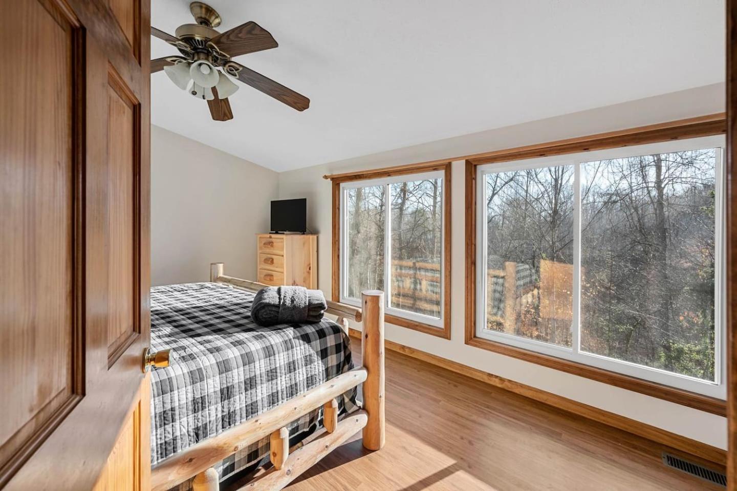 Dog Friendly! Views! Hot Tub! Close To Pf! Gsmnp セバービル エクステリア 写真
