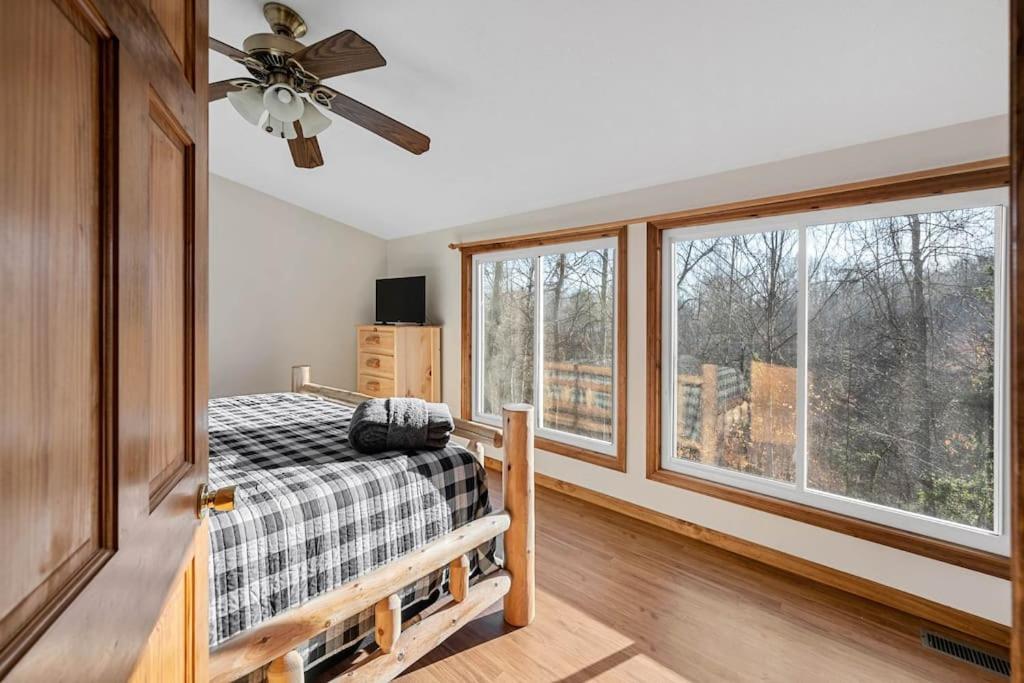 Dog Friendly! Views! Hot Tub! Close To Pf! Gsmnp セバービル エクステリア 写真